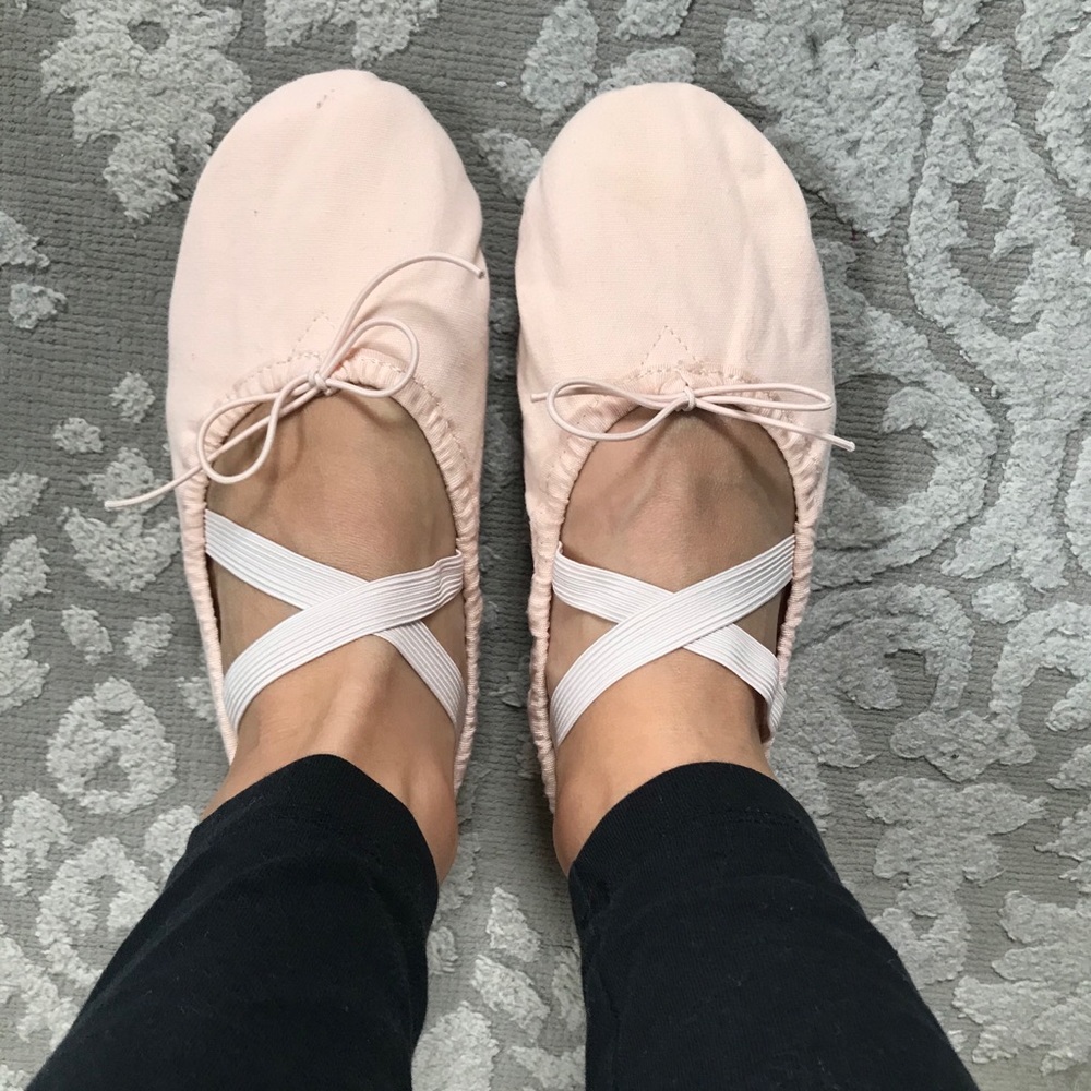 Danzcue ballet slippers -size 8.5 but fit as a 7.5
